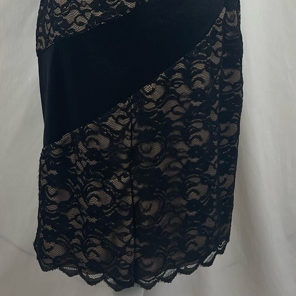 Onyx Nite Black Lace Rosette One Shoulder Party Event Dress NWT Size 14 - Picture 6 of 15